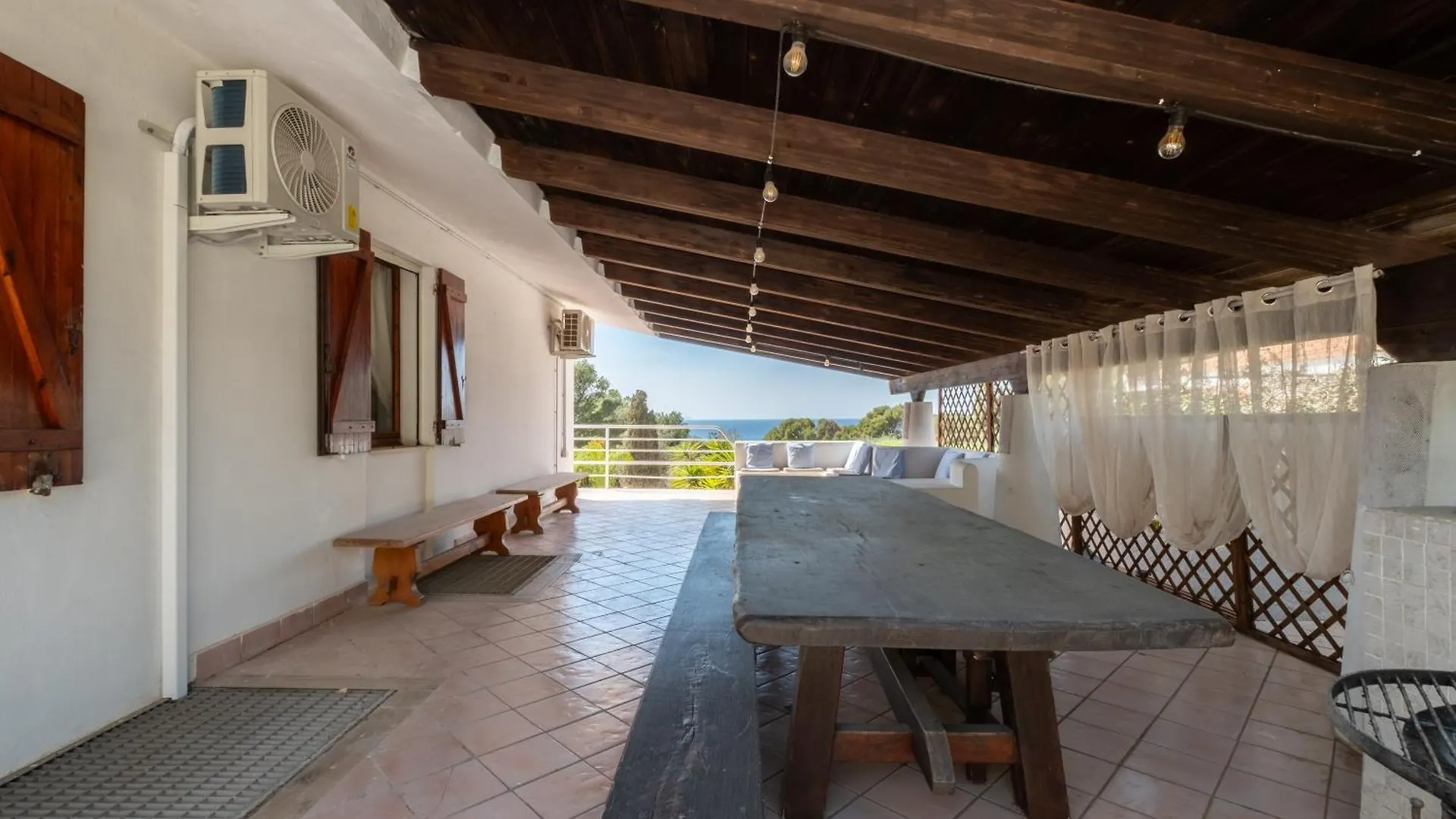 Villa - 1 Min Walk From Beach Porto Pino Italien